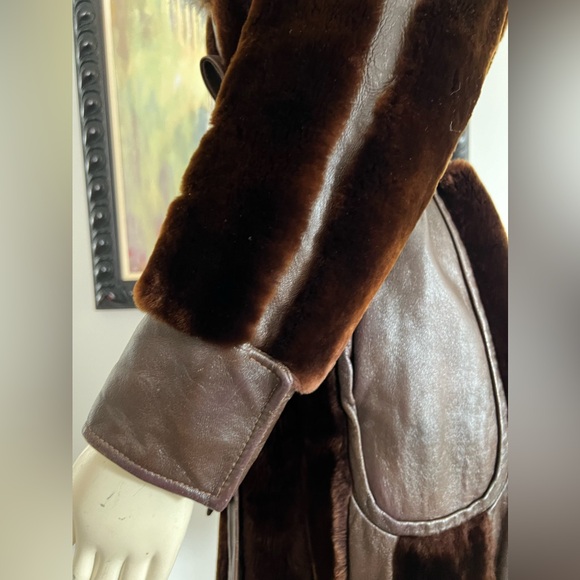 Vintage Brown Genuine Leather Coat with Faux Fur Stripes – Very Nice Condition - Picture 7 of 13